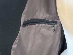 Designer-style black wool coat with velvet collar - 4