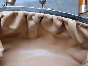 Brown woven fabric handbag with orange Lucite handle and kiss-lock - 3