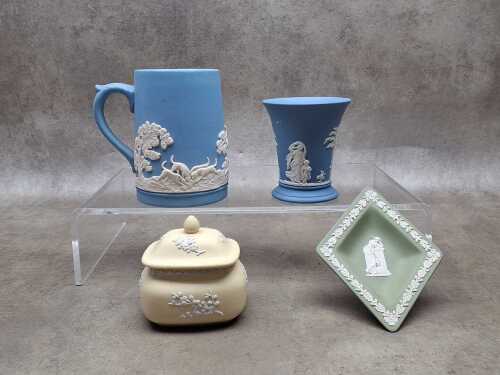 Four pieces of Jasperware