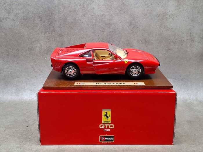 Burago Ferrari GTO 1984 die-cast model car