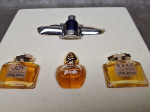 Two boxed perfume sets - 3