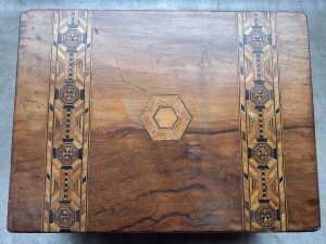 Antique box with fine marquetry inlay. - 4