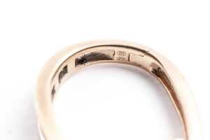 A pair of diamond hoops in 9 carat yellow gold - 4