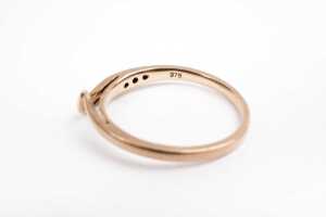A diamond two ring set in 9 carat yellow gold - 3