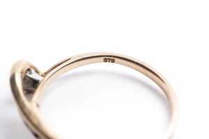 A diamond two ring set in 9 carat yellow gold - 5