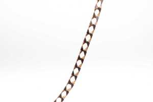 A curb link chain in 9 carat yellow gold - 2