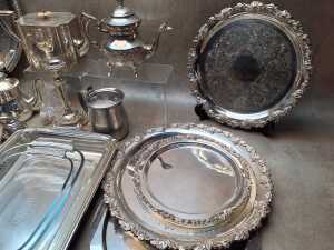 Silver plate, metalware and Pyrex glass items - 4