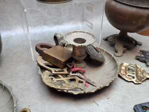 Brass and metalware items - 2