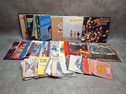 Assorted vinyl records, including 45rpm 7" singles