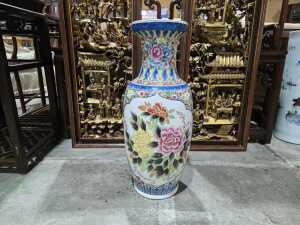Chinese porcelain floor vase with chrysanthemum decoration - 2