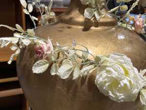 Gold tone urn on pedestal - 4