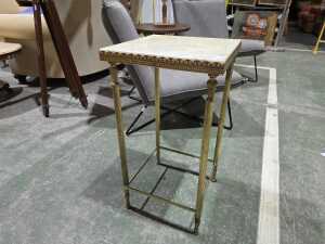 Onyx top lamp table with brass base - 2