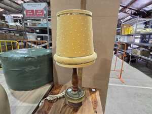 Mid-century Teak lamp with ceramic base - 2