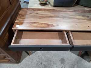 Nordic style console table - 4