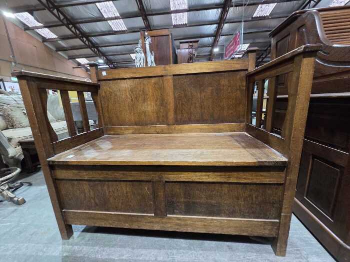 Antique arts and crafts oak monks seat