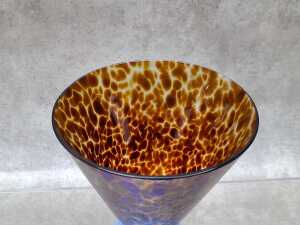 Colin Heaney Iridescent art glass vase. - 2
