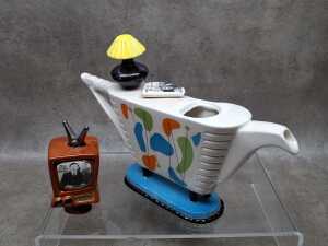 Swineside Ceramics Tea-V Time novelty teapot - 5