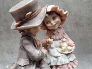 Giuseppe Armani figure of two children having tea - 2