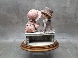 Giuseppe Armani figure of two children having tea - 5