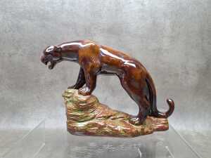 Porcelain figure of a snarling panther by Wye (artist unknown), made 1981 - 2