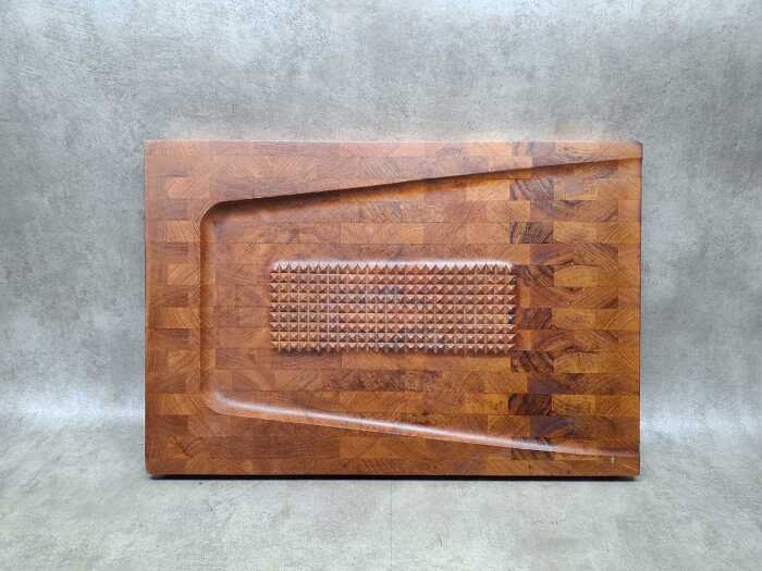 Mid-century timber spiked cutting board