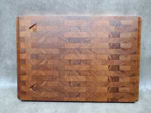 Mid-century timber spiked cutting board - 4