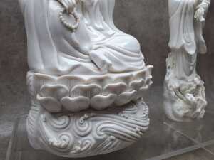 Two Guan Yin Blanc de Chine porcelain figures - 3