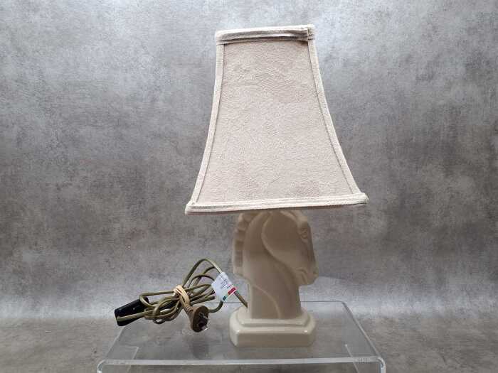 Retro ceramic horse-head table lamp
