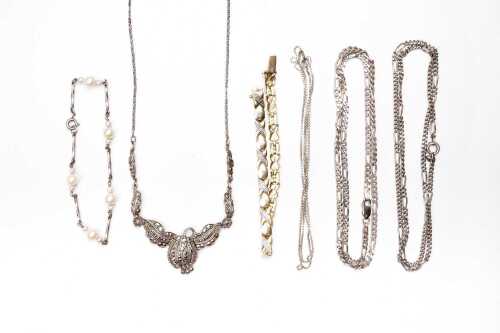 A collection of jewellery in sterling silver