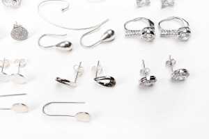A collection of earrings in sterling silver - 5