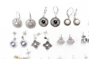 A collection of earrings in sterling silver - 2