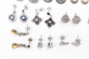 A collection of earrings in sterling silver - 4