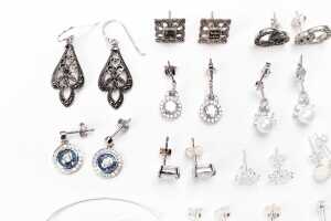 A collection of earrings in sterling silver - 2