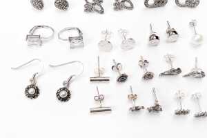 A collection of earrings in sterling silver - 4