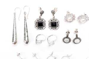 A collection of earrings in sterling silver - 2