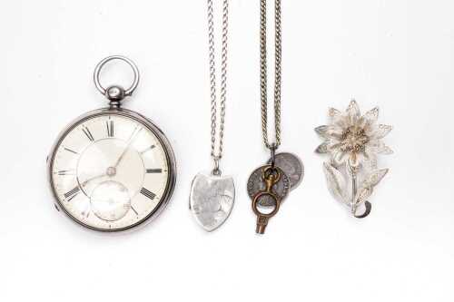 A collection of jewellery in sterling silver