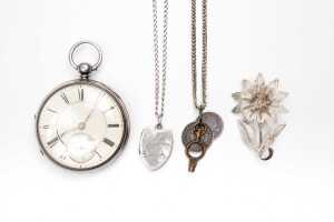 A collection of jewellery in sterling silver