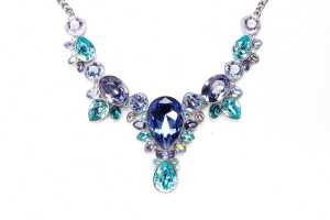 A Swarovski Eglantine necklace - 2