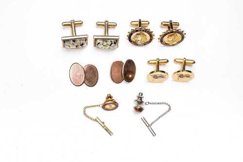 A group of vintage men's jewellery