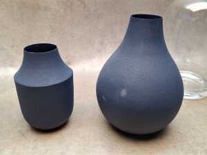 Four decorator vases in blue tones - 2