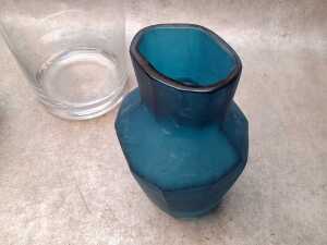 Four decorator vases in blue tones - 3