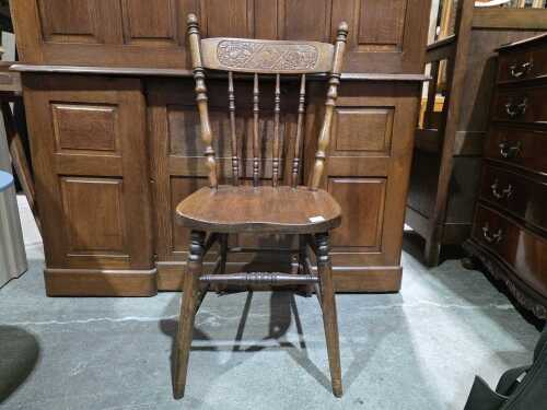 Pressed back kangaroo chair
