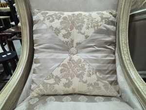 Monarchy French Rococo-Style wingback armchair - 2