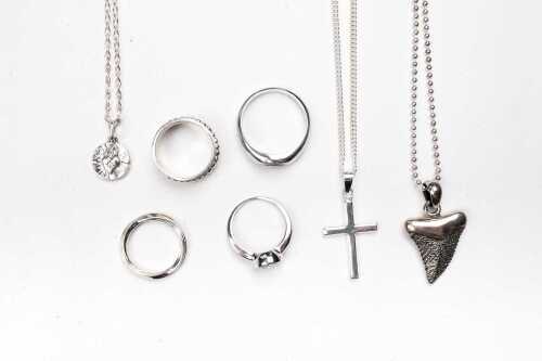 A collection of jewellery in sterling silver