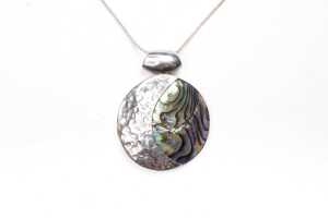 An amber collier and a paua shell necklace in sterling silver - 5