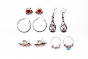 A collection of jewellery in sterling silver