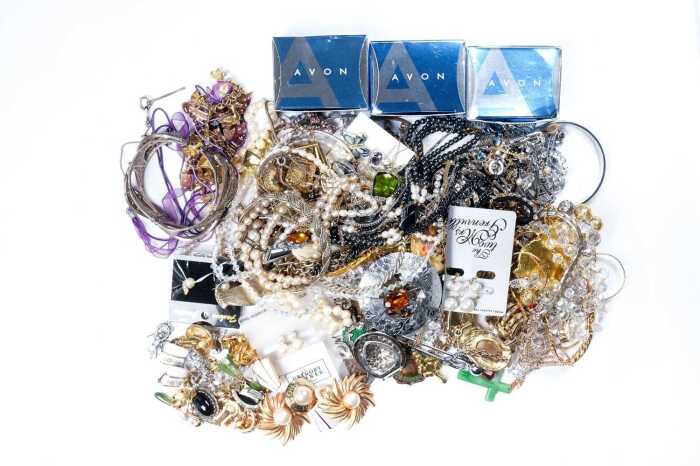 A collection of costume jewellery