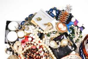 A large collection of costume jewellery and watches - 2