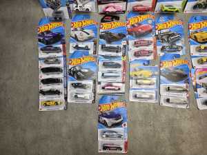Box of Hot Wheels 50 x mainline Hot Wheels - 2