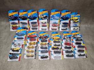 Group of approx. 50 x Hot Wheels, including mainly rare Ferrari and Porsche